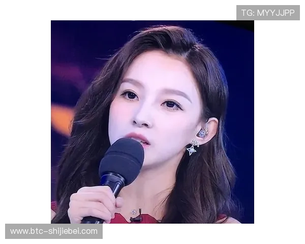 世界杯美女主持的日常生活揭秘，展现她们真实而多彩的生活状态